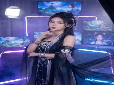 人妻少妇二次元Cosplay视频